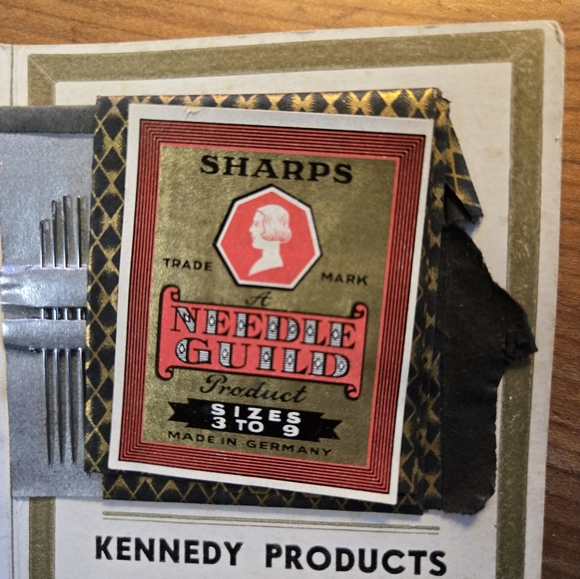 Lot of vintage sewing crafting quilting supplies. - Picture 12 of 16